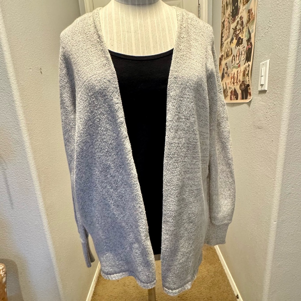 BDG open front cardigan sweater. Heather grey, dolman style. EUC